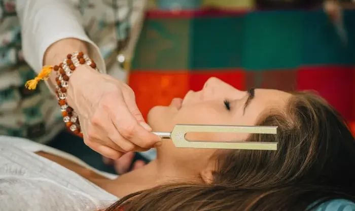 tuning-fork-in-sound-therapy-2026-01-05-06-31-48-utc
